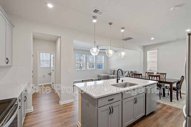 Building Photo - 4743 Darcey Wy