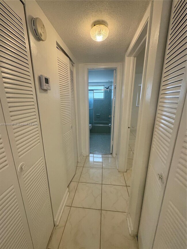 Building Photo - 1300 N 17th Ave