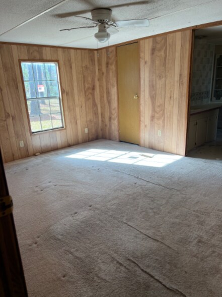 Building Photo - 317 Anne St