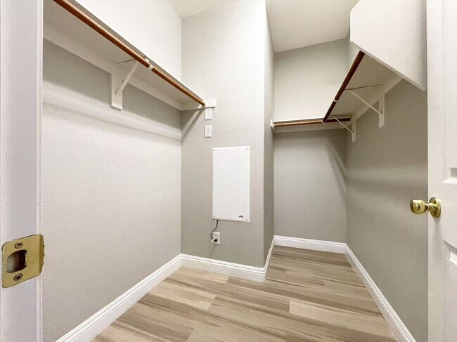 Building Photo - Wonderful 1-story Home