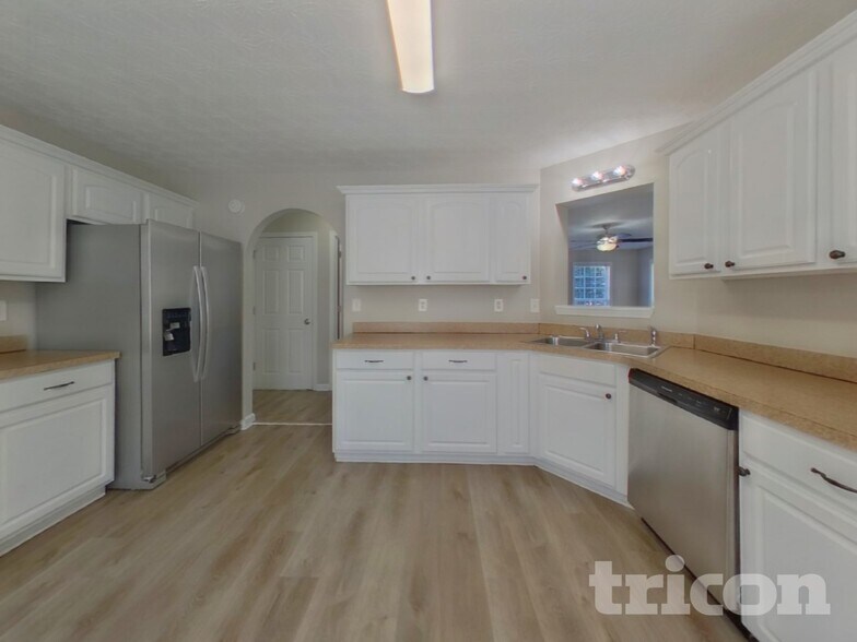 Building Photo - 223 Towler Shoals Dr