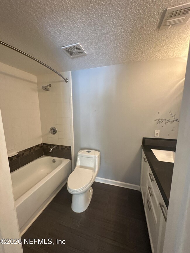 Building Photo - 7867 Bahia Vista Ct