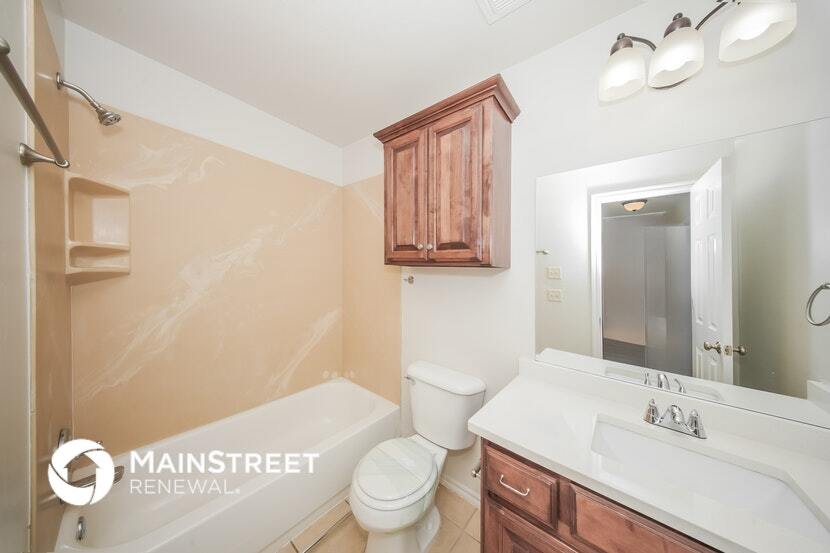 Building Photo - 17029 Woodvine Dr