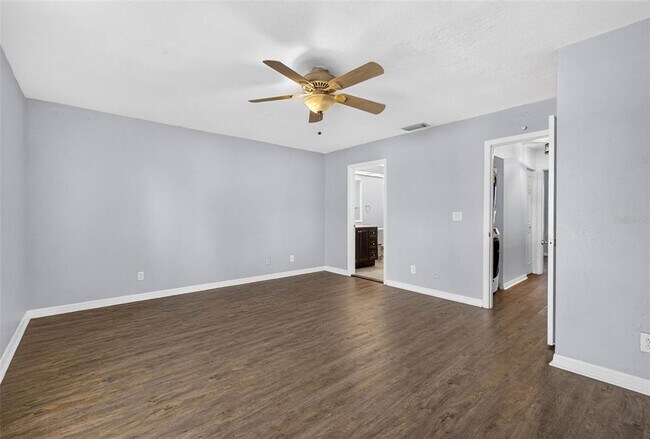 Building Photo - 606 S Glen Ave