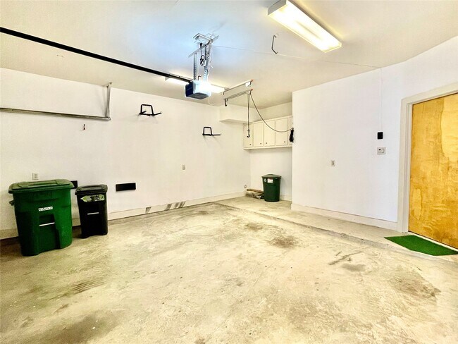 Building Photo - 954 Patterson St