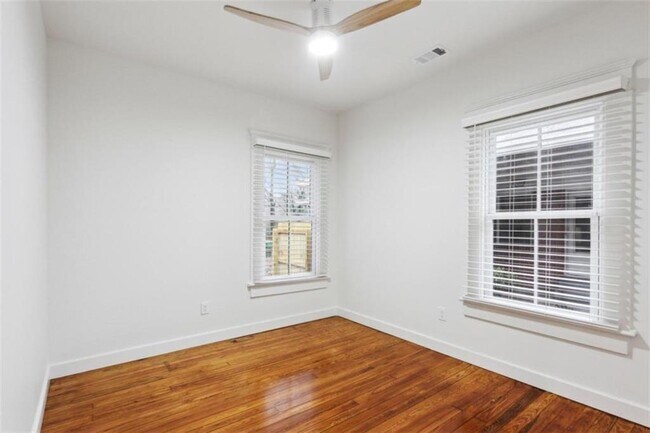 Building Photo - 111 Clifton St SE