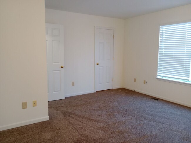 Building Photo - 2416-2418 Calder Ct.