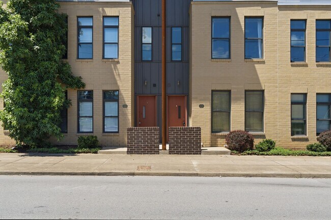 Building Photo - 1231 4th Ave S