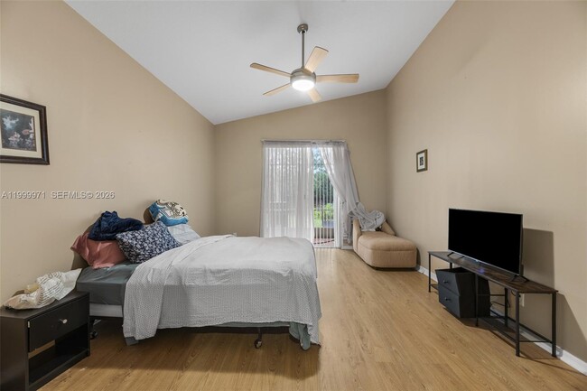 Building Photo - 7363 Via Luria