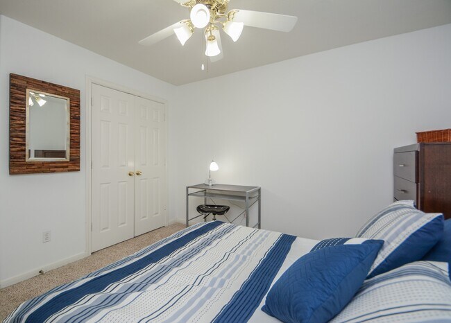 Building Photo - 2 Stone Arrow Pl