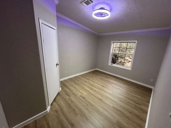 Building Photo - 2595 Bryant St