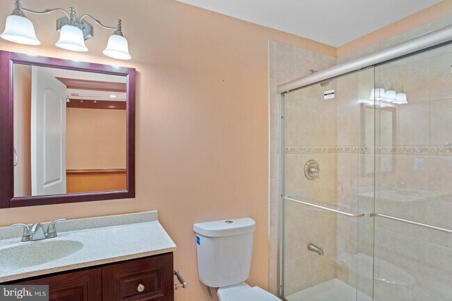 Building Photo - 43513 Lucketts Bridge Cir