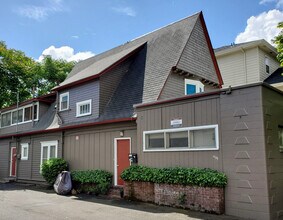 Building Photo - 1135 1/2-1135 1/2 Mill St