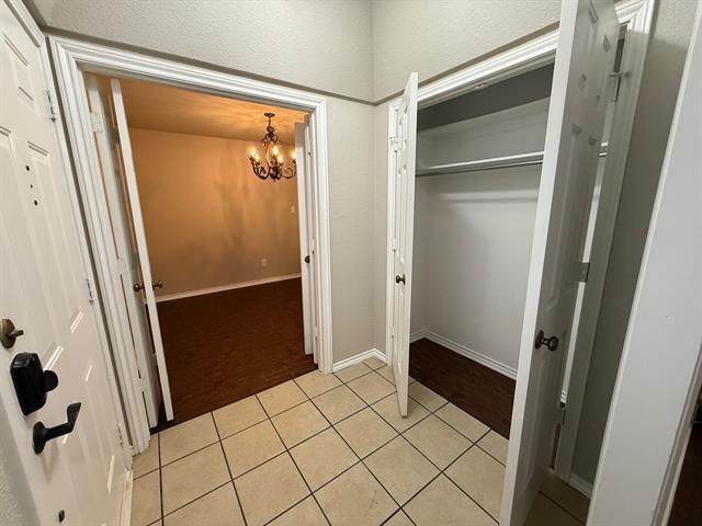 Building Photo - 318 Shade tree St