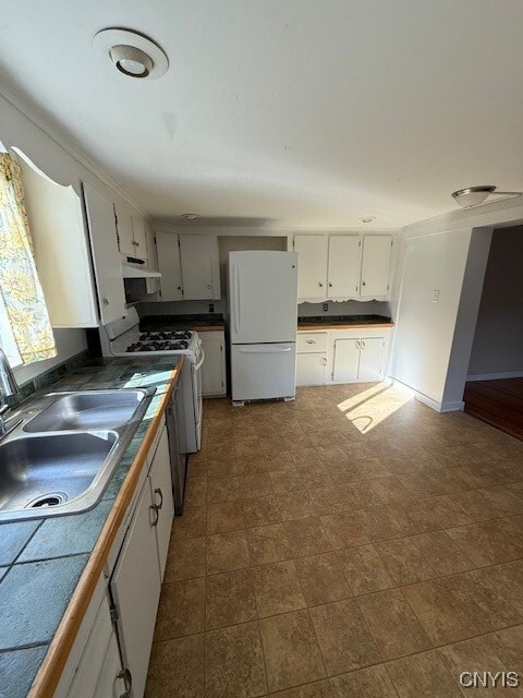 Building Photo - 4 Maple St