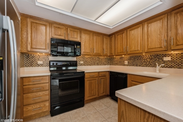 Building Photo - 155 N Harbor Dr