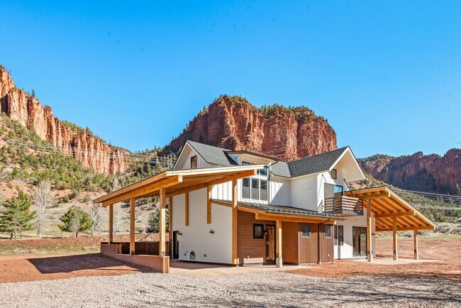 Building Photo - 106 Castle View Dr