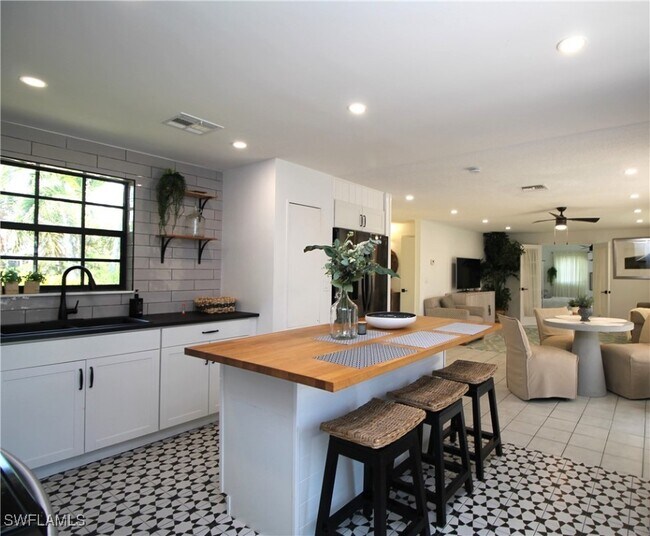 Building Photo - 3799 Quails Walk