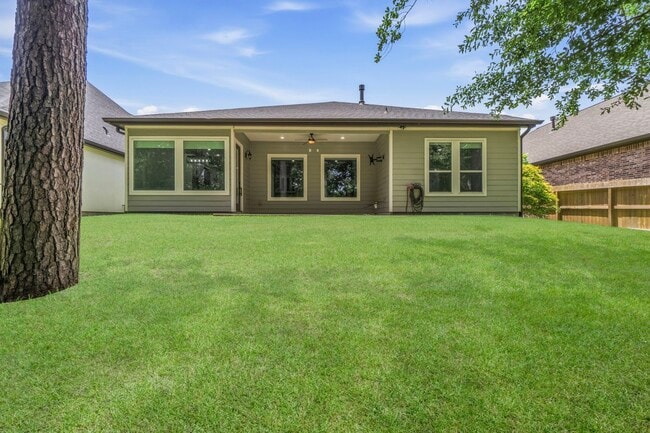 Building Photo - 91 Wyndemere Dr