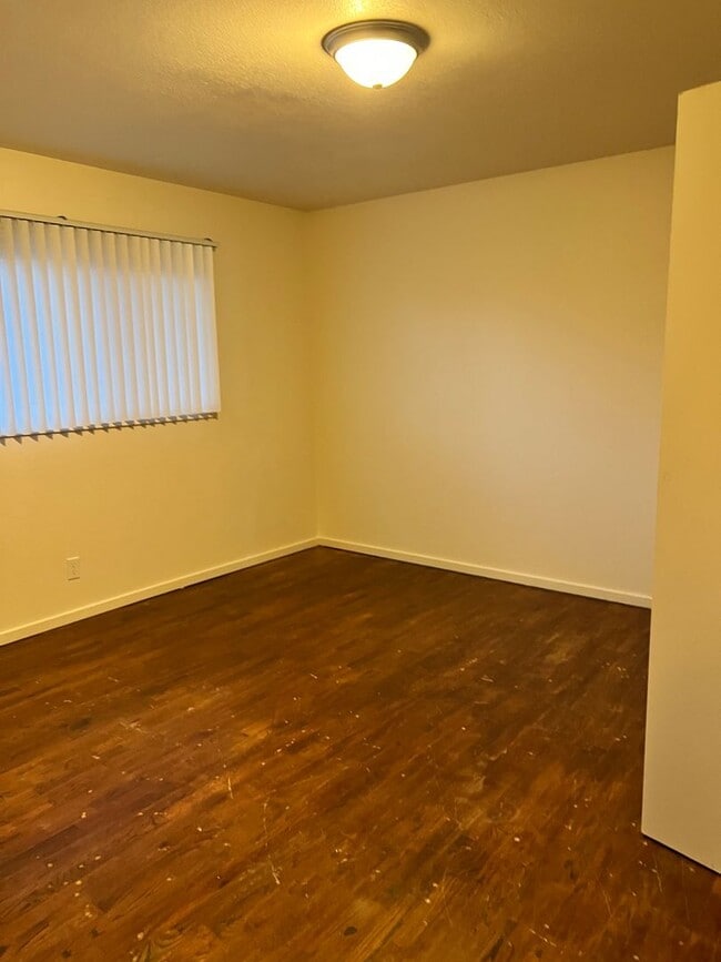 Building Photo - Government Way Triplex