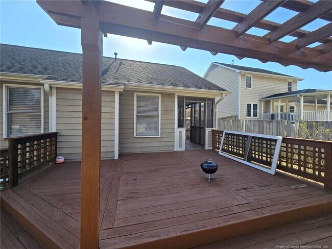 Building Photo - 5544 Bear Creek Cir