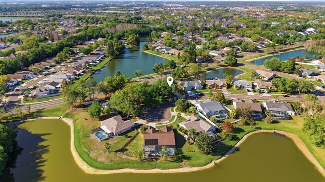 Building Photo - Pool Home