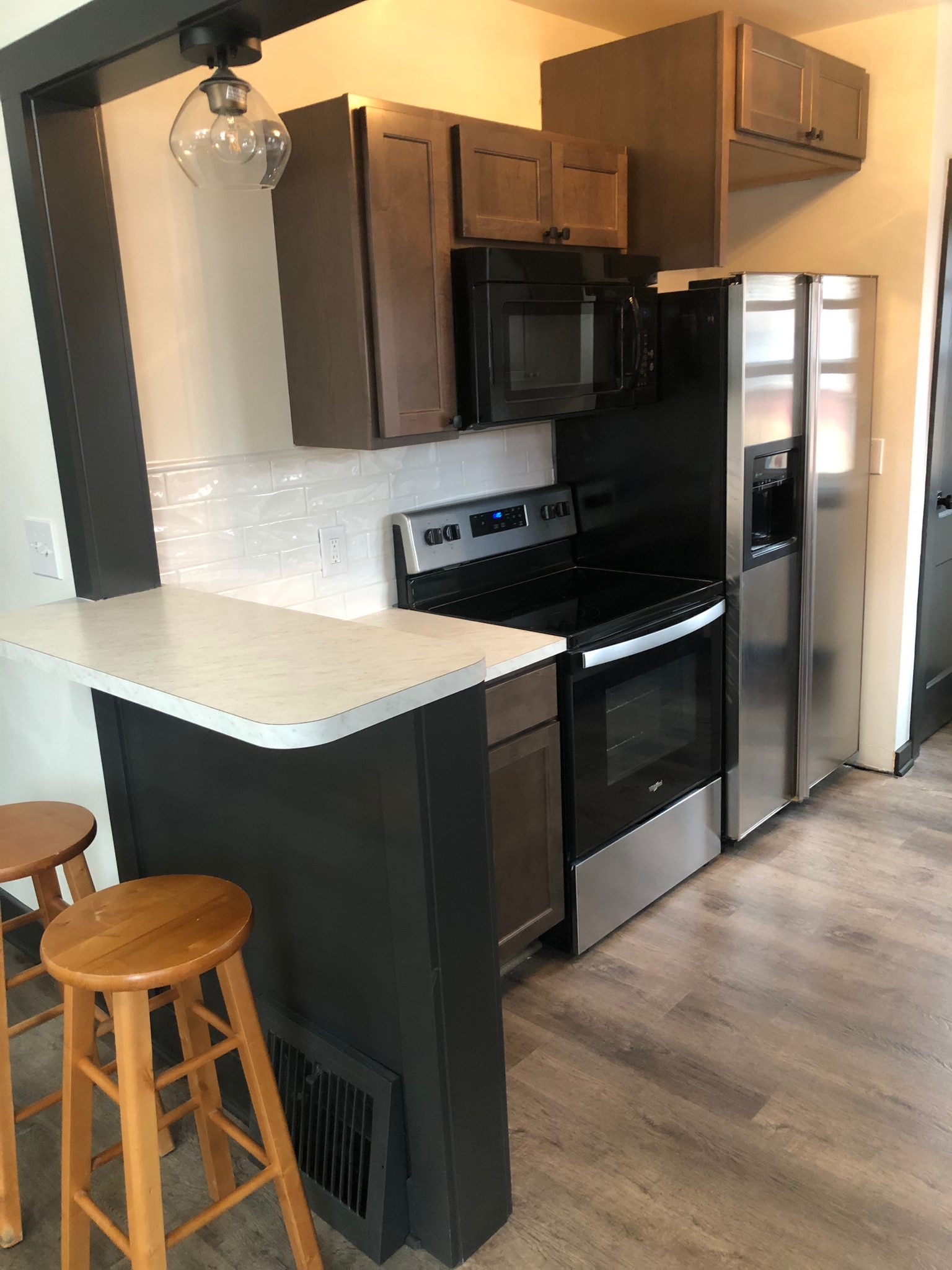 Island and New Range - 524 S Dorchester Ave