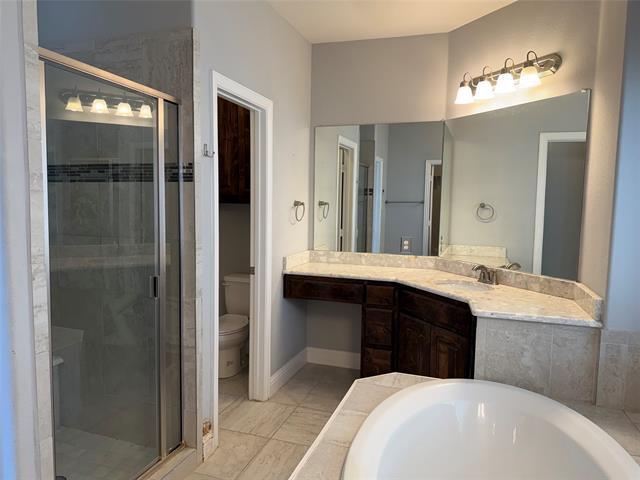 Building Photo - 2417 Kingsgate Dr