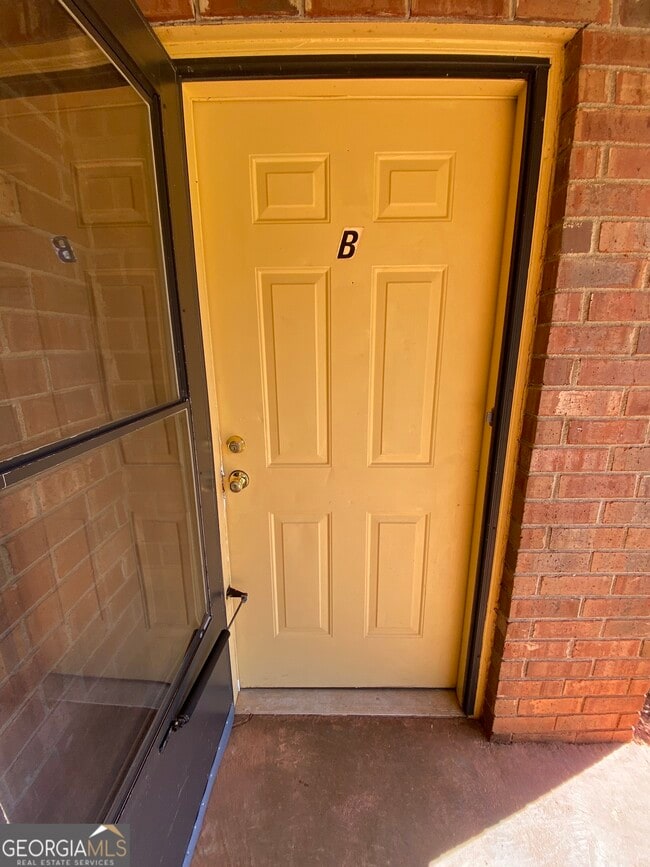 Building Photo - 129 Tanglewood Dr