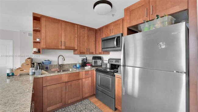 Building Photo - 1627 SW 37th Ave
