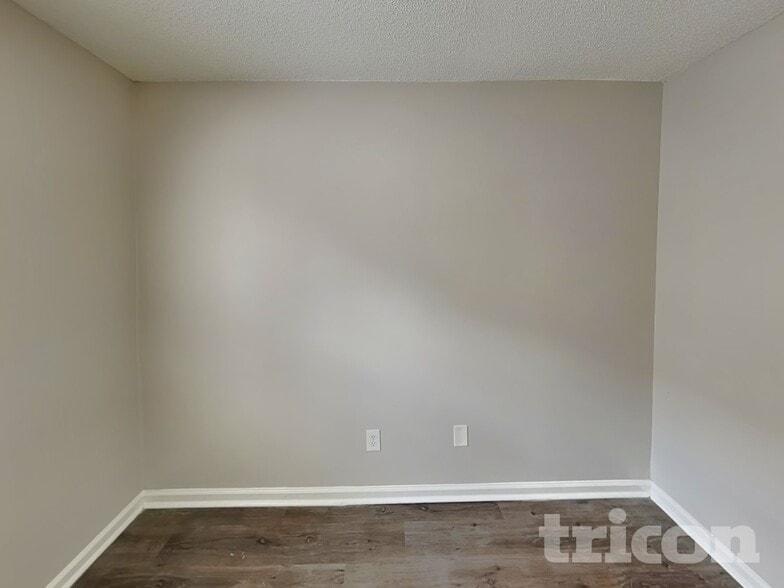 Building Photo - 7401 Fallow Ln