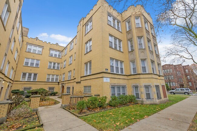 Interior Photo - 8003 S Evans Ave