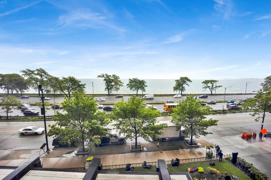Building Photo - 1440 N Lake Shore Dr
