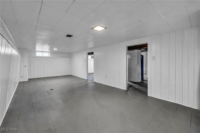 Building Photo - 12931 Fruitside Rd