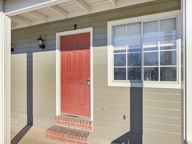 Primary Photo - 2456 N Brophy Cir