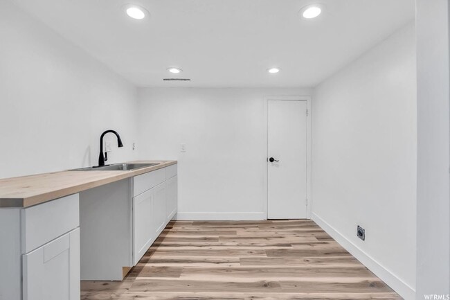 Building Photo - 5224 S 2000 W