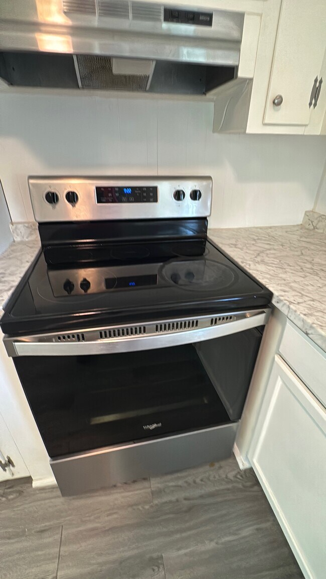 Building Photo - 222 Reynolds St