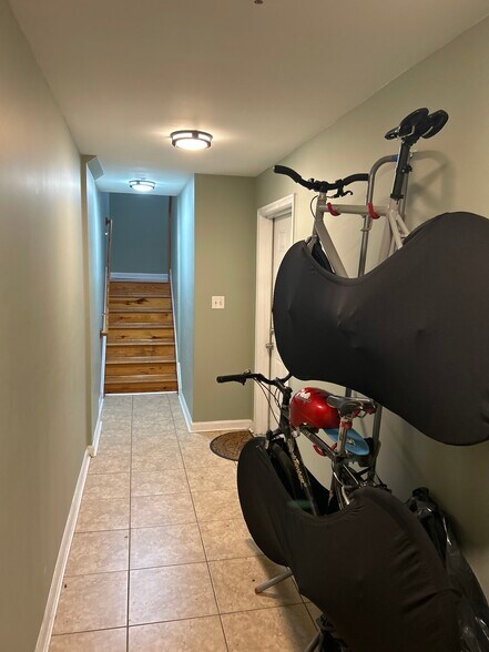 Hallway - 360 Linden St