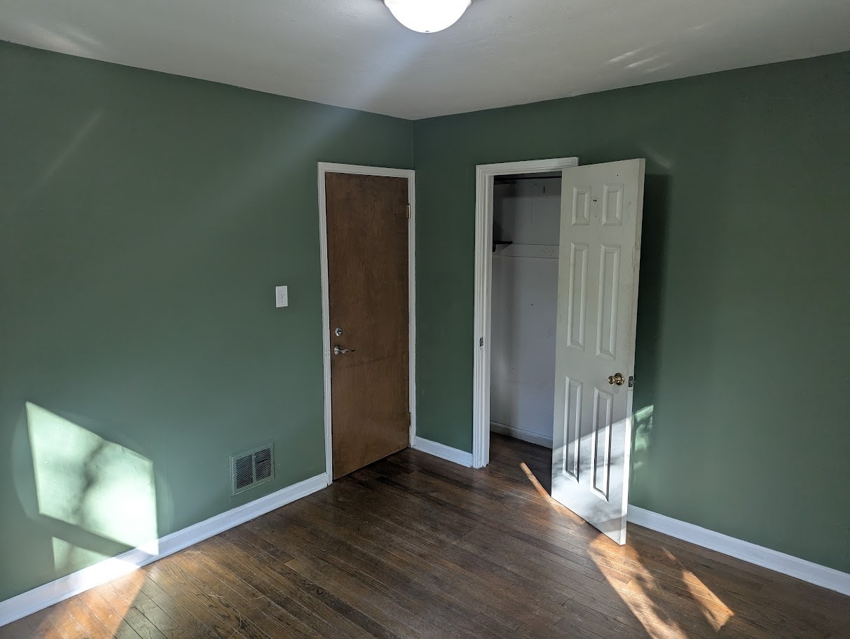 Building Photo - 4081 Clifton Ave