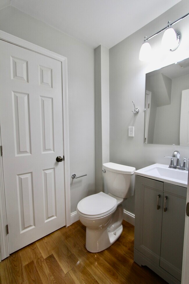 Building Photo - 248 Main St