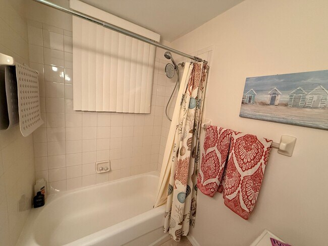 Building Photo - Waterfront Condo 3/2/1 - FULLY FURNISHED! - (Available annually or monthly)