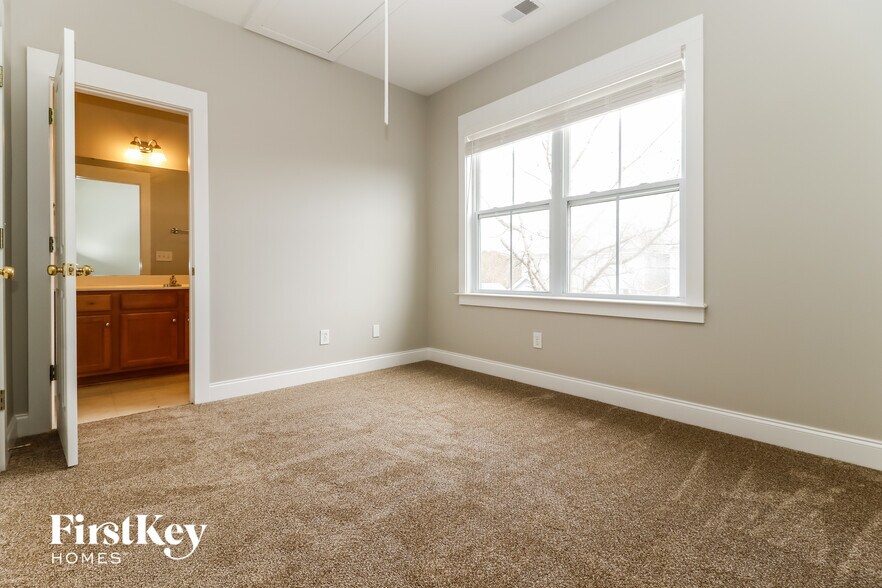 Building Photo - 103 Barberry St