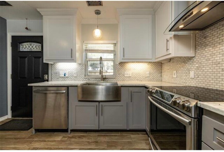 Building Photo - 1802 N Prairie Ave