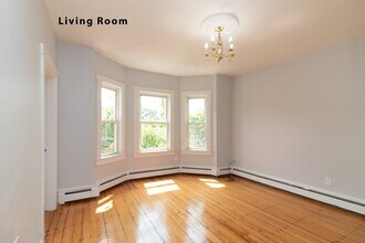 Building Photo - 212 Boylston St
