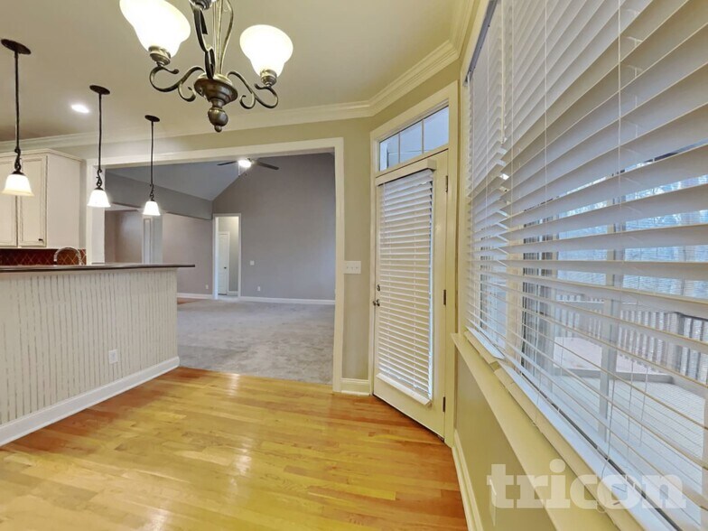 Building Photo - 2905 Walbrook Terrace