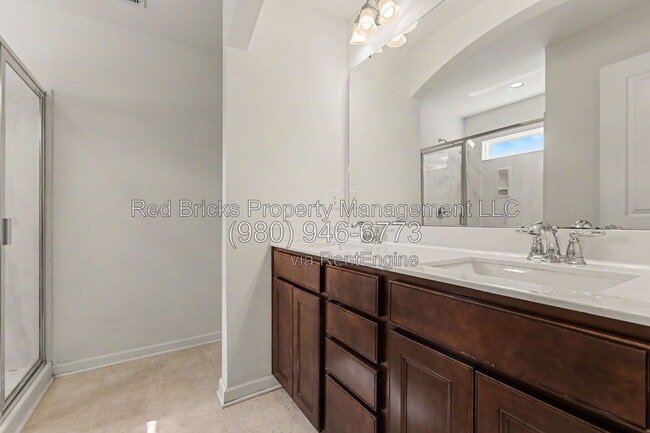 Building Photo - 13431 Savannah Point Dr