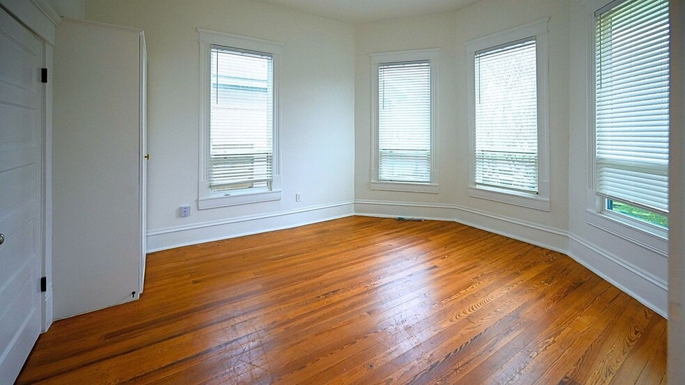 Building Photo - 2510 Nagle St