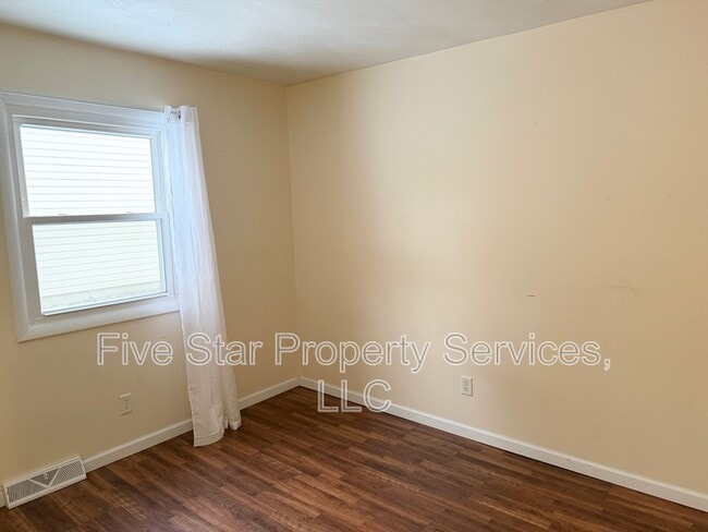 Building Photo - 2672 Bunn Dr