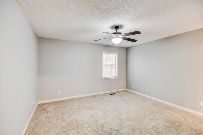 Building Photo - 25 Moss Rock Cir