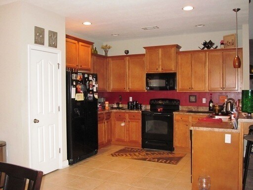 Building Photo - Great South Crestview Location